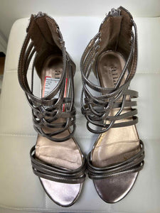 Ana pewter Shoe Size 9 sandals