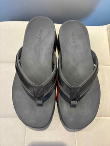 Vionic Grey Shoe Size 7.5 flip-flops