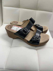 Dansko Black Shoe Size 39 sandal
