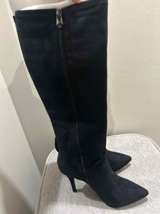 Tahari Black Shoe Size 8 knee high boot