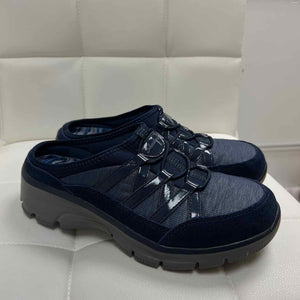 Skechers Navy Shoe Size 7.5 slip-on