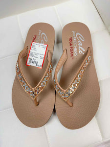Skechers tan Shoe Size 7-8 flip-flops