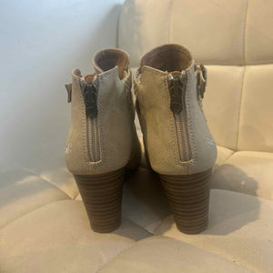 Blowfish tan Shoe Size 9 wedge