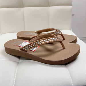 Skechers tan Shoe Size 7-8 flip-flops