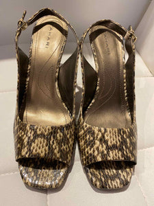 Tahari creme/brown Shoe Size 8 peep toe