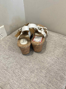 BOC White Shoe Size 9 sandals