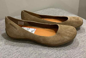 Merrell tan Shoe Size 8 slip-on