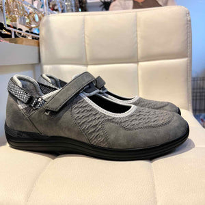 Drew heather gray Shoe Size 9.5 slip-on