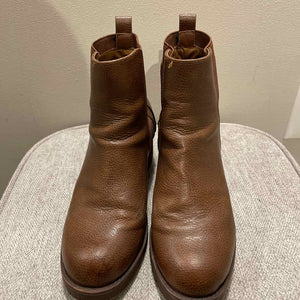 MIA brown Shoe Size 9 booties
