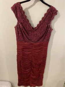 Tadashi Shoji Burgundy Size 6 dress