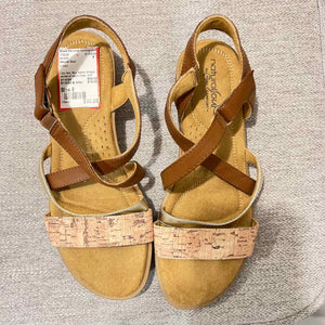 Natural Soul brown Shoe Size 8 sandals