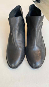 Kelsie Dagger Black Shoe Size 9 booties