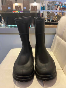 Crocs Black Shoe Size 9.5? rainboots