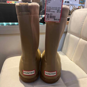 Hunter tan Shoe Size 5? rainboots