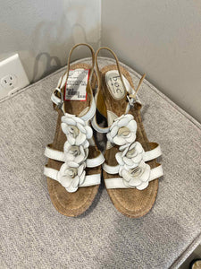 BOC White Shoe Size 9 sandals