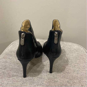 Adrienne Vittadini Black Shoe Size 6 booties