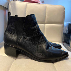 Treasure & Bond Black Shoe Size 7.5? booties