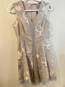 Elie Tahari light gray/white Size 4 designer dress