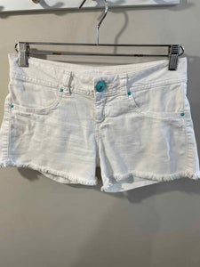 Studio F White Size 6 shorts