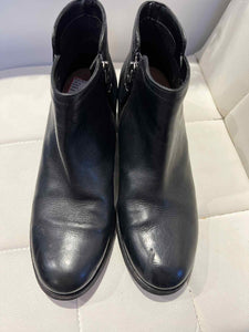 Clark's Black Shoe Size 7.5 booties