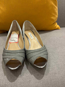 Nina silver Shoe Size 7.5 evening